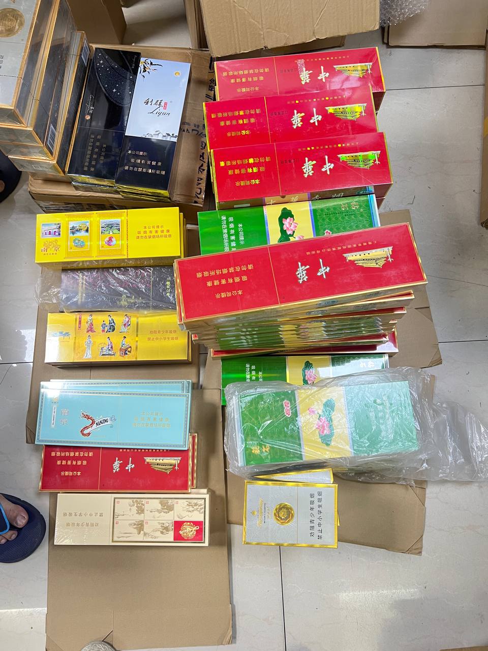 国内欧美综合在线,メイリン モデルコレクション メ,观看免费无删减完整版
